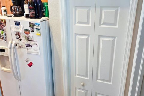 Купить виллу или дом в Кейп-Корал, Флорида 3 спальни, № 1957831 - фото 12