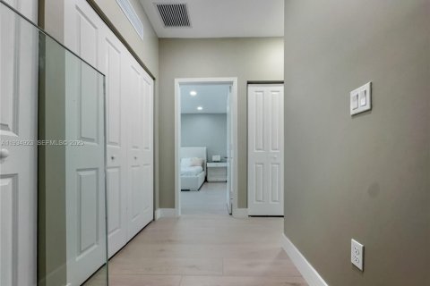 Adosado en venta en Doral, Florida, 3 dormitorios, 149.02 m2 № 1993760 - foto 8