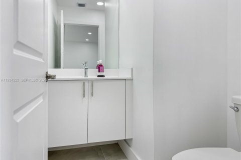 Adosado en venta en Doral, Florida, 3 dormitorios, 149.02 m2 № 1993760 - foto 6
