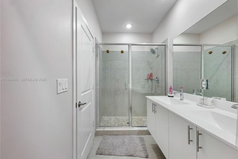 Adosado en venta en Doral, Florida, 3 dormitorios, 149.02 m2 № 1993760 - foto 12