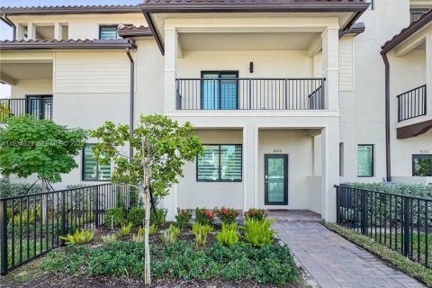 Adosado en venta en Doral, Florida, 3 dormitorios, 149.02 m2 № 1993760 - foto 1