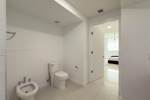 Купить кондоминиум в Дорал, Флорида 1 спальня, 91.88м2, № 1692961 - фото 11