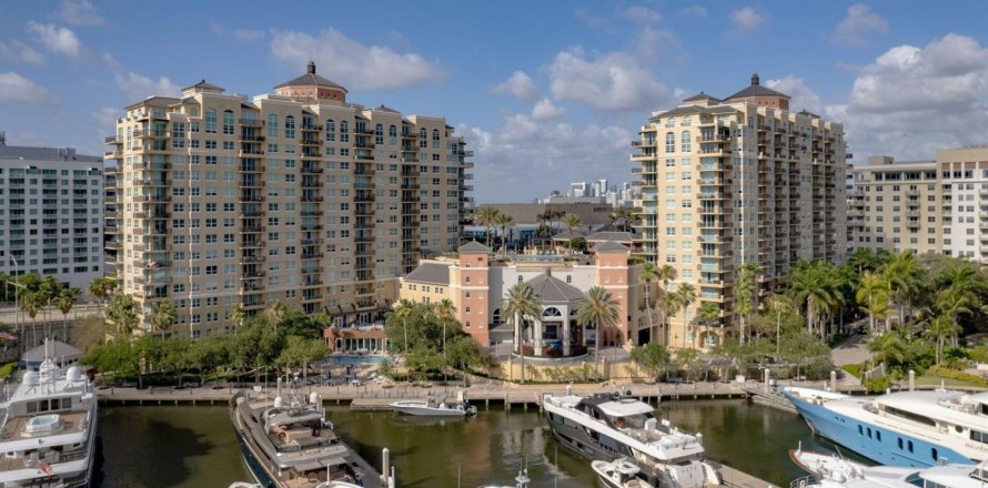 Apartment in Fort Lauderdale, Florida 2 bedrooms, 111.3 sq.m. № 2182872