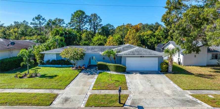 Villa ou maison à Clearwater, Floride 4 chambres, 185.71 m2 № 2304535