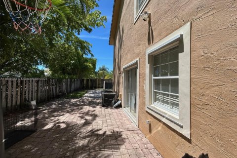 House in Cutler Bay, Florida 5 bedrooms, 261.98 sq.m. № 1840725 - photo 23