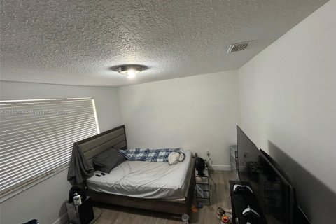 House in Cutler Bay, Florida 5 bedrooms, 261.98 sq.m. № 1840725 - photo 13