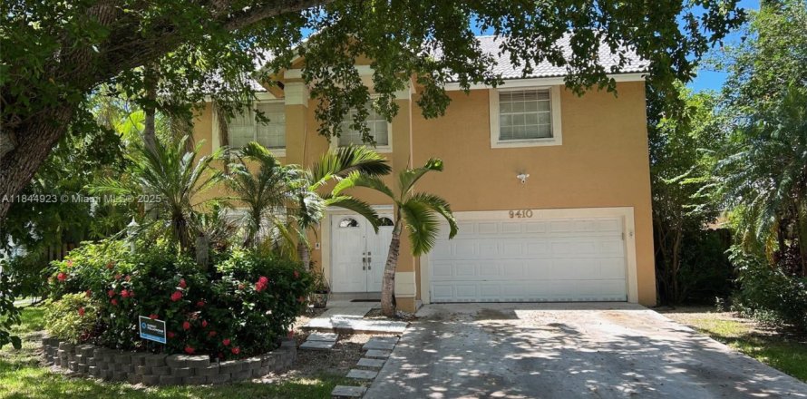 House in Cutler Bay, Florida 5 bedrooms, 261.98 sq.m. № 1840725
