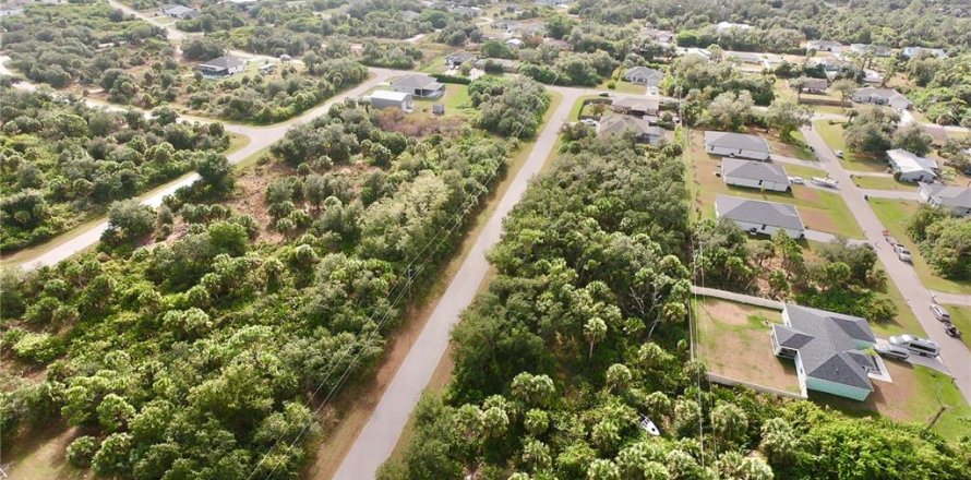 Land in Port Charlotte, Florida № 2379828
