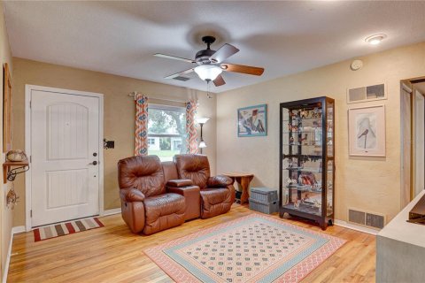 House in Saint Petersburg, Florida 3 bedrooms, 128.95 sq.m. № 1899988 - photo 6