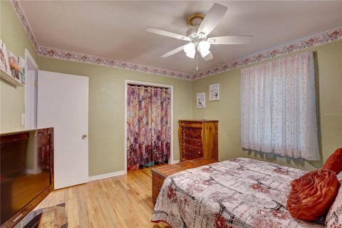 House in Saint Petersburg, Florida 3 bedrooms, 128.95 sq.m. № 1899988 - photo 17