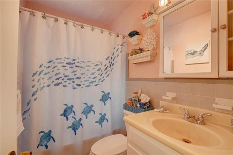 House in Saint Petersburg, Florida 3 bedrooms, 128.95 sq.m. № 1899988 - photo 19