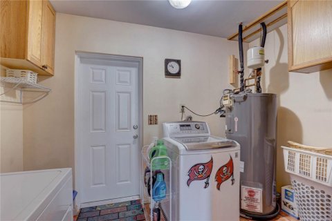 House in Saint Petersburg, Florida 3 bedrooms, 128.95 sq.m. № 1899988 - photo 26