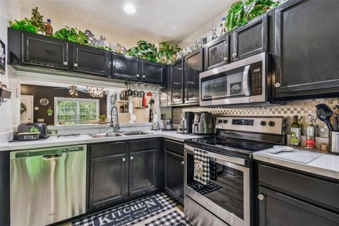 Townhouse in Wesley Chapel, Florida 2 bedrooms, 110 sq.m. № 1873258 - photo 11