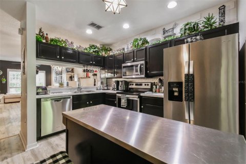 Townhouse in Wesley Chapel, Florida 2 bedrooms, 110 sq.m. № 1873258 - photo 12