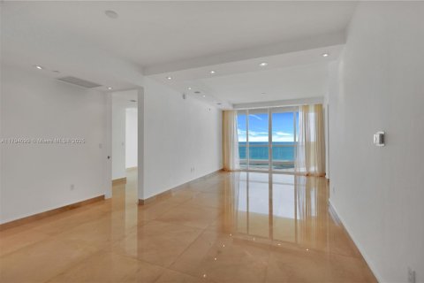 Copropriété à vendre à Sunny Isles Beach, Floride: 3 chambres, 205.69 m2 № 1875362 - photo 10