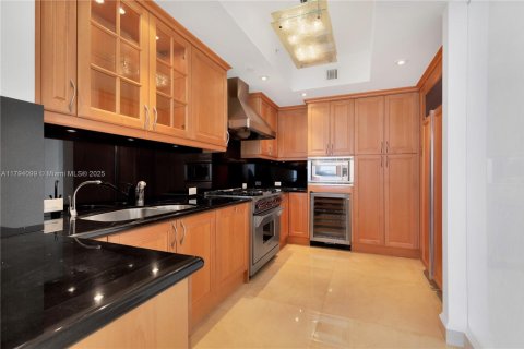 Copropriété à vendre à Sunny Isles Beach, Floride: 3 chambres, 205.69 m2 № 1875362 - photo 13