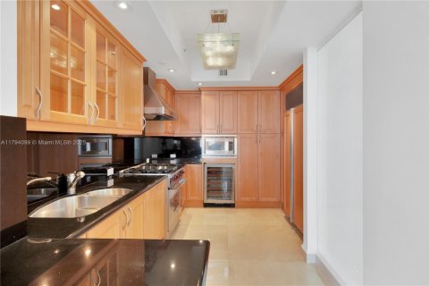 Copropriété à vendre à Sunny Isles Beach, Floride: 3 chambres, 205.69 m2 № 1875362 - photo 15