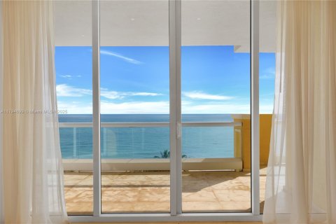 Copropriété à vendre à Sunny Isles Beach, Floride: 3 chambres, 205.69 m2 № 1875362 - photo 11