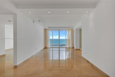 Copropriété à vendre à Sunny Isles Beach, Floride: 3 chambres, 205.69 m2 № 1875362 - photo 9
