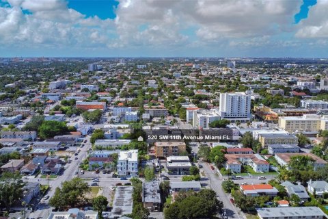 House in Miami, Florida 3 bedrooms, 135.27 sq.m. № 1984845 - photo 8