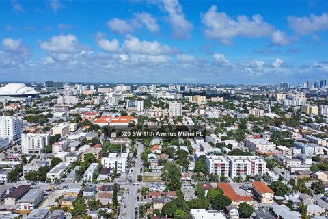 House in Miami, Florida 3 bedrooms, 135.27 sq.m. № 1984845 - photo 6