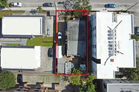 House in Miami, Florida 3 bedrooms, 135.27 sq.m. № 1984845 - photo 3