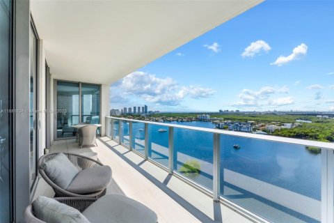 Copropriété à louer à North Miami Beach, Floride: 3 chambres, 181.9 m2 № 1924886 - photo 2