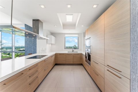 Copropriété à louer à North Miami Beach, Floride: 3 chambres, 181.9 m2 № 1924886 - photo 12