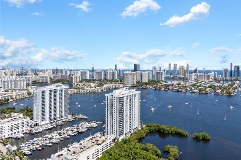 Copropriété à louer à North Miami Beach, Floride: 3 chambres, 181.9 m2 № 1924886 - photo 29
