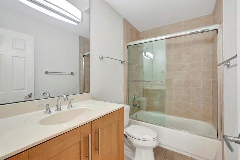 Condo in Boca Raton, Florida, 2 bedrooms  № 2240107 - photo 17