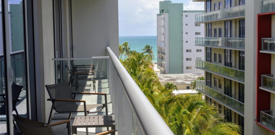 Condo in Hollywood, Florida, 1 bedroom № 2081995