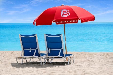 Condo in Hollywood, Florida, 1 bedroom № 2081995 - photo 5