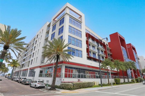 Condo in Hollywood, Florida, 1 bedroom № 2081995 - photo 27
