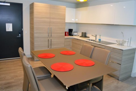 Condo in Hollywood, Florida, 1 bedroom № 2081995 - photo 9