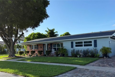 Casa en venta en Dania Beach, Florida, 3 dormitorios, 212.19 m2 № 2387978 - foto 27