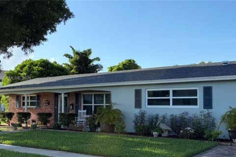 Casa en venta en Dania Beach, Florida, 3 dormitorios, 212.19 m2 № 2387978 - foto 3