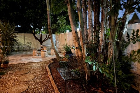 Casa en venta en Dania Beach, Florida, 3 dormitorios, 212.19 m2 № 2387978 - foto 20
