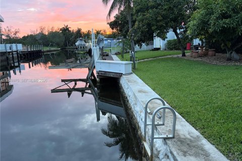 Casa en venta en Dania Beach, Florida, 3 dormitorios, 212.19 m2 № 2387978 - foto 16