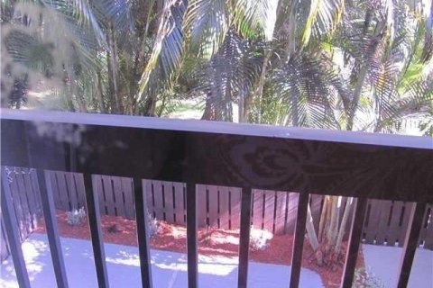 Touwnhouse à vendre à Coconut Creek, Floride: 2 chambres, 109.81 m2 № 2085050 - photo 3