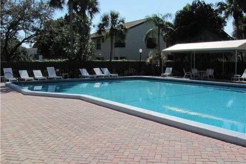 Touwnhouse à vendre à Coconut Creek, Floride: 2 chambres, 109.81 m2 № 2085050 - photo 2