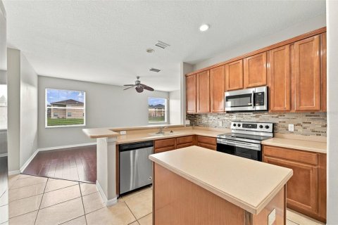 Villa ou maison à louer à Tampa, Floride: 4 chambres, 264.59 m2 № 2415519 - photo 12