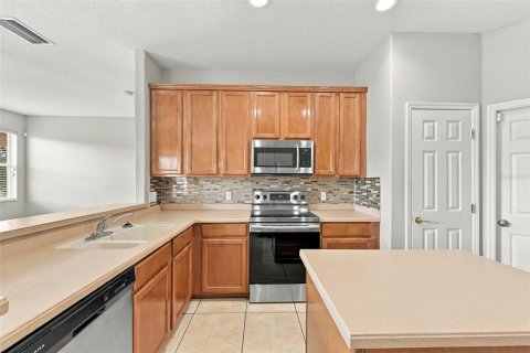 Villa ou maison à louer à Tampa, Floride: 4 chambres, 264.59 m2 № 2415519 - photo 10