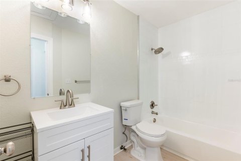 Купить виллу или дом в Пинеллас-Парк, Флорида 6 комнат, 96.9м2, № 2122690 - фото 15