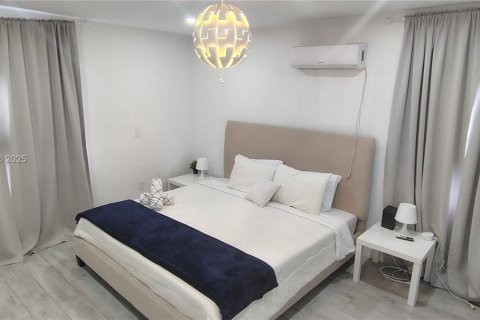 Снять в аренду виллу или дом в Эль Портал, Флорида 5 спален, 229м2, № 1954913 - фото 13