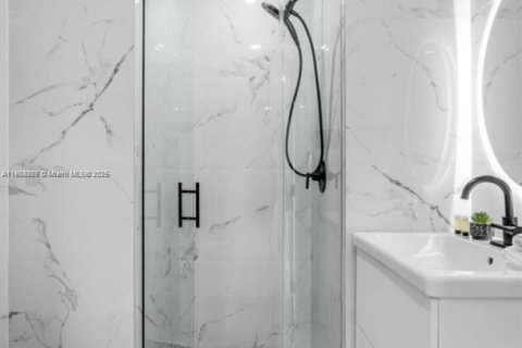 Снять в аренду виллу или дом в Эль Портал, Флорида 5 спален, 229м2, № 1954913 - фото 11