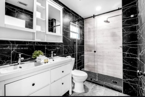 Villa ou maison à louer à El Portal, Floride: 5 chambres, 229 m2 № 1954913 - photo 7