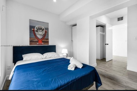 Снять в аренду виллу или дом в Эль Портал, Флорида 5 спален, 229м2, № 1954913 - фото 12