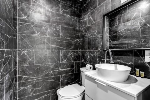 Снять в аренду виллу или дом в Эль Портал, Флорида 5 спален, 229м2, № 1954913 - фото 16