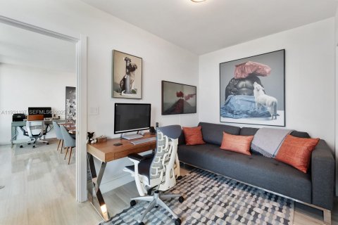 Condominio en alquiler en Miami, Florida, 2 dormitorios, 106.65 m2 № 2076946 - foto 10