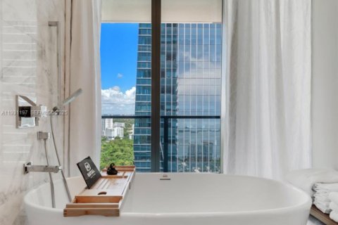 Condominio en alquiler en Miami, Florida, 2 dormitorios, 106.65 m2 № 2076946 - foto 8